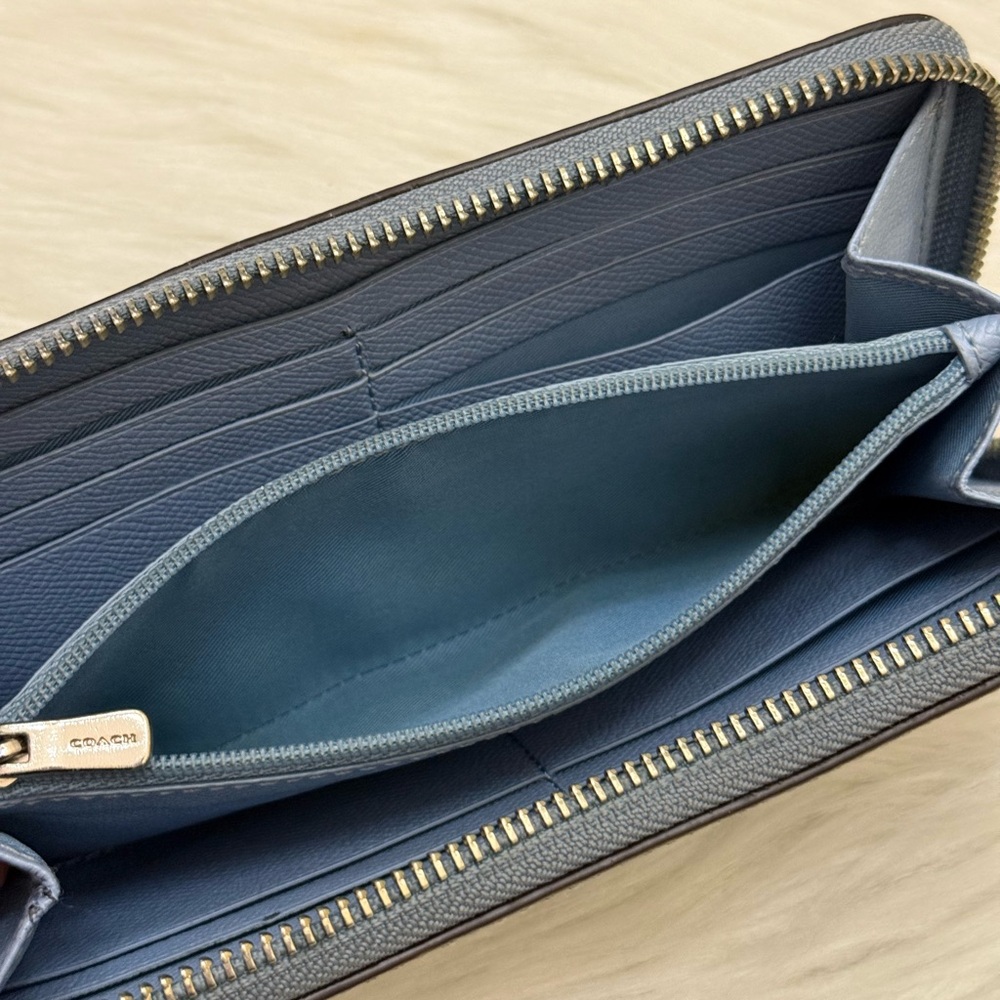 COACH - BLUE PEBBLED LEATHER LONG ZIP WALLET - Picture 13 of 16